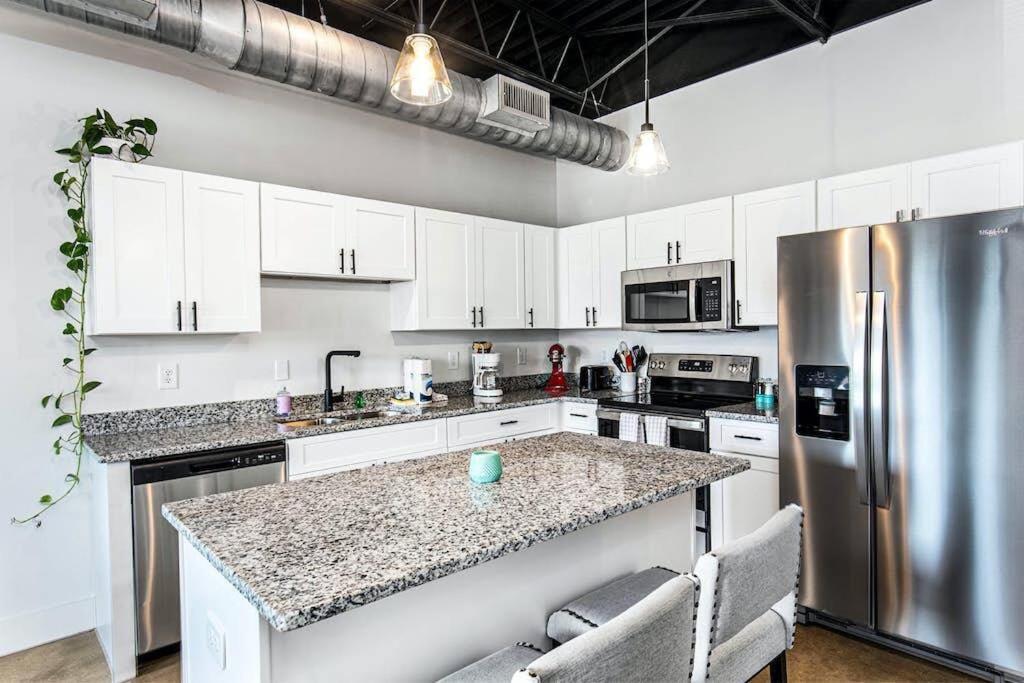 Brand New Condo Near Downtown Nash W Washer Dryer NashvilleNashville  Kültér fotó